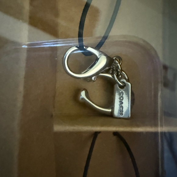 NWT Coach Boxed Mini Wallet On Chain In Signature Canvas Glacier White /2 charms - Picture 9 of 14